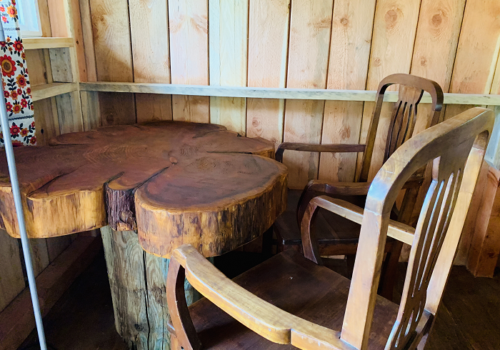 08king_cabin_table_gallery__5d2e32bad98a0