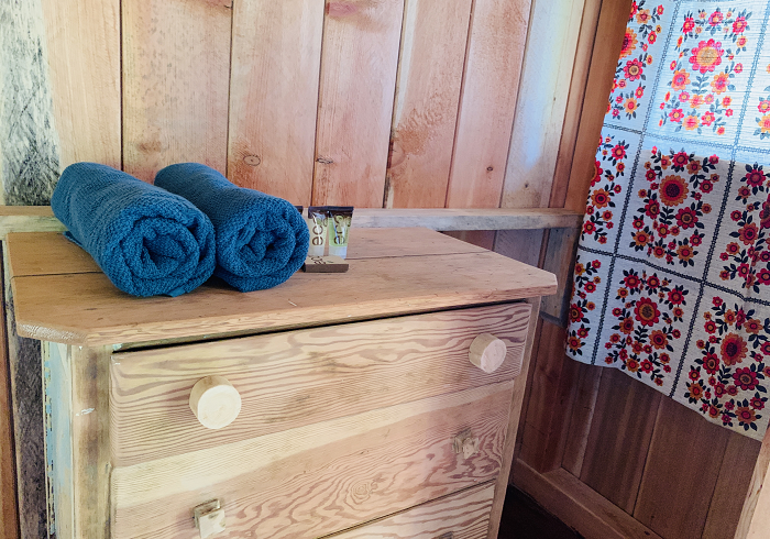 08king_cabin_towels_gallery__5d2e2932e1a28